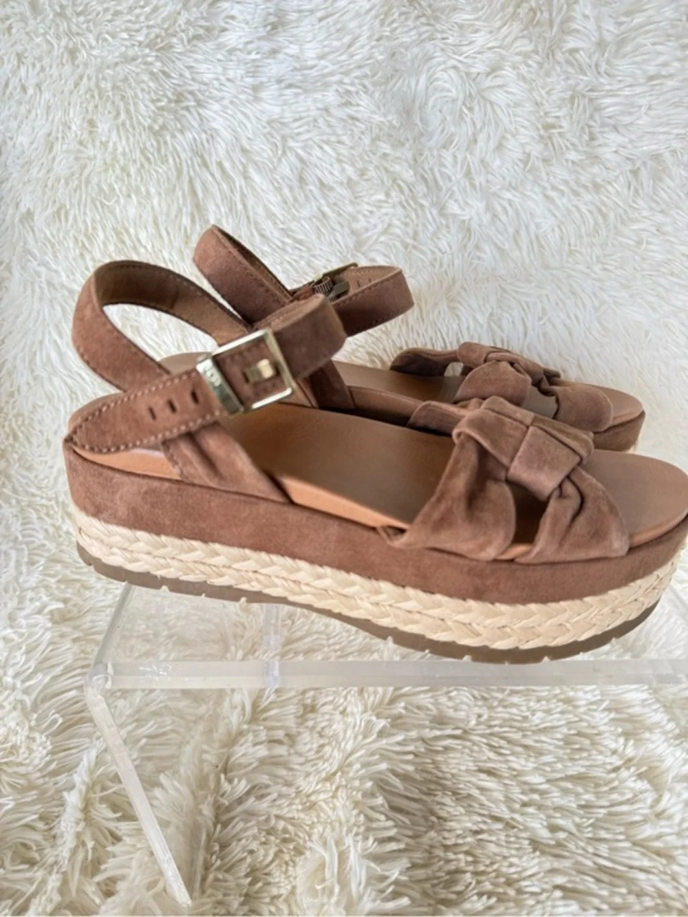 UGG Neusch Women's Brown Platform Sandals.